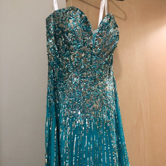 Sherri Hill Blue Sequined Formal Dress (Prom) - Picture 1 of 6